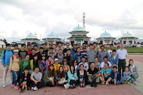 公司組織集體旅游，豐富員工業(yè)余生活